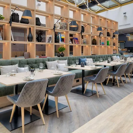 Radisson Hotel 4*